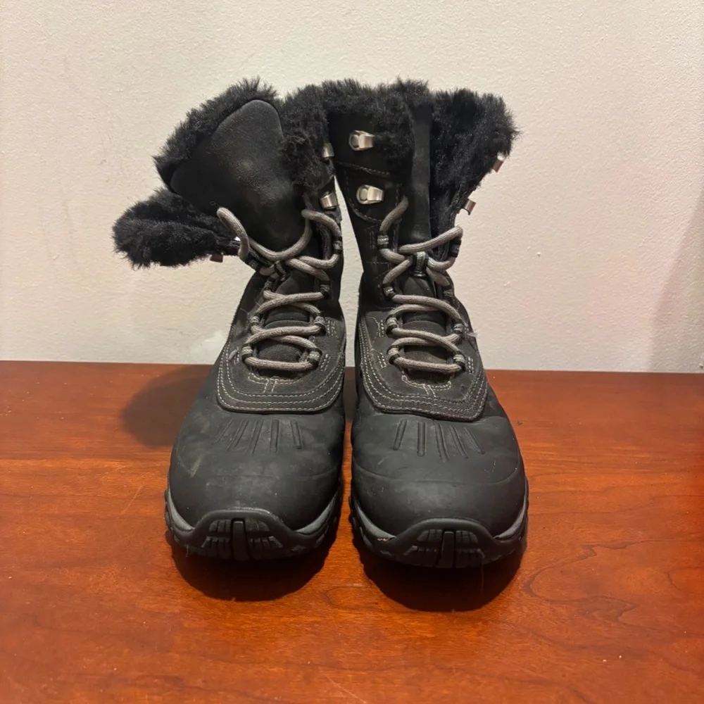 Merrell Women's Yokota Polar Waterproof Boots Black size 8